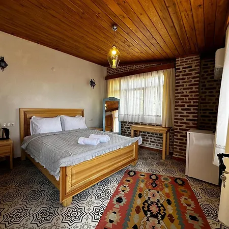 Rhea - Pergamon * Bergama