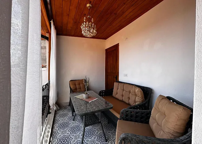 Rhea - Pergamon Willa