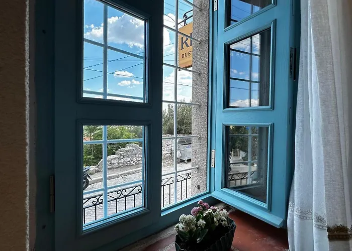 Willa Rhea - Pergamon *