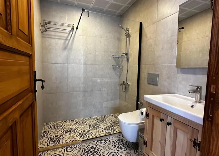 Rhea - Pergamon Willa *